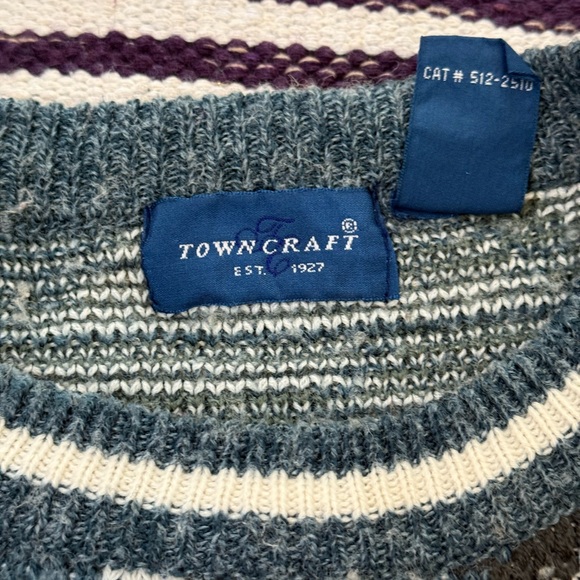 Geometric Patterned Sweater - Picture 4 of 6